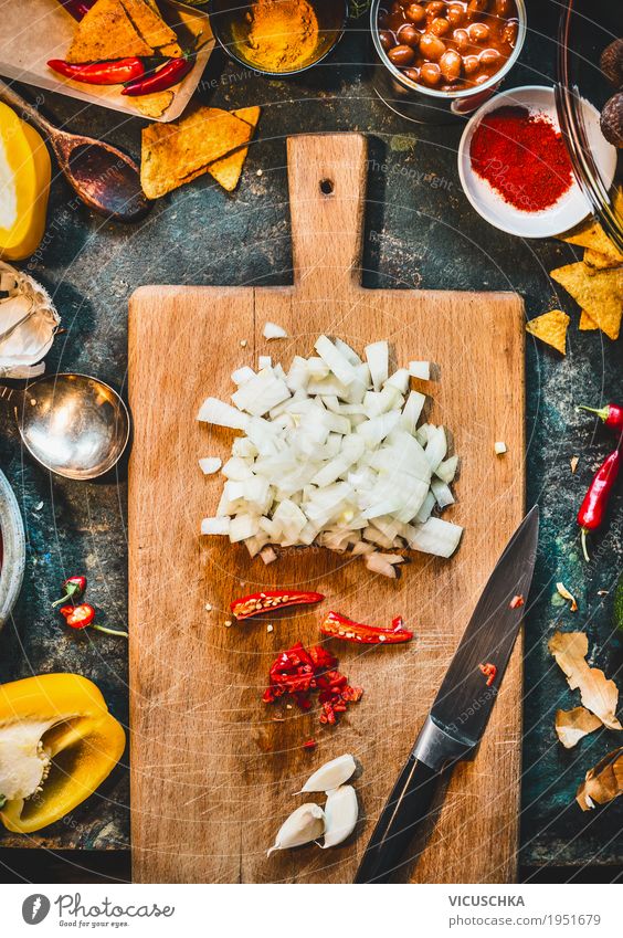 Chopped onion, chilli and garlic on chopping board Food Herbs and spices Nutrition Organic produce Vegetarian diet Diet Crockery Knives Style Design Healthy