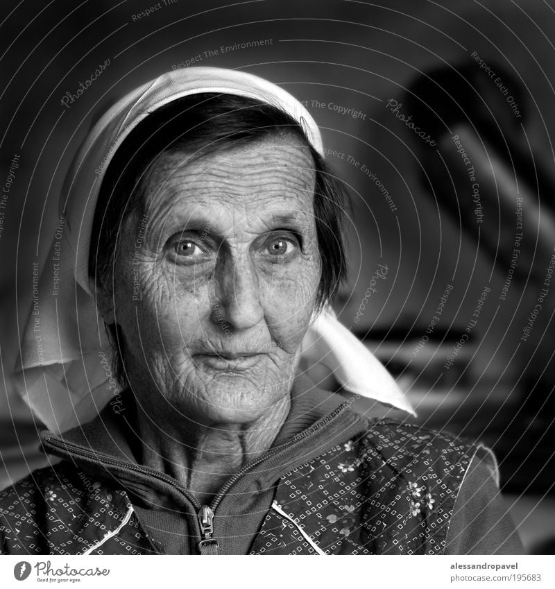 Anna Klara Female senior Woman Grandmother Head 1 Human being 60 years and older Senior citizen Old Black White Emotions Goodness Humanity Serene Calm