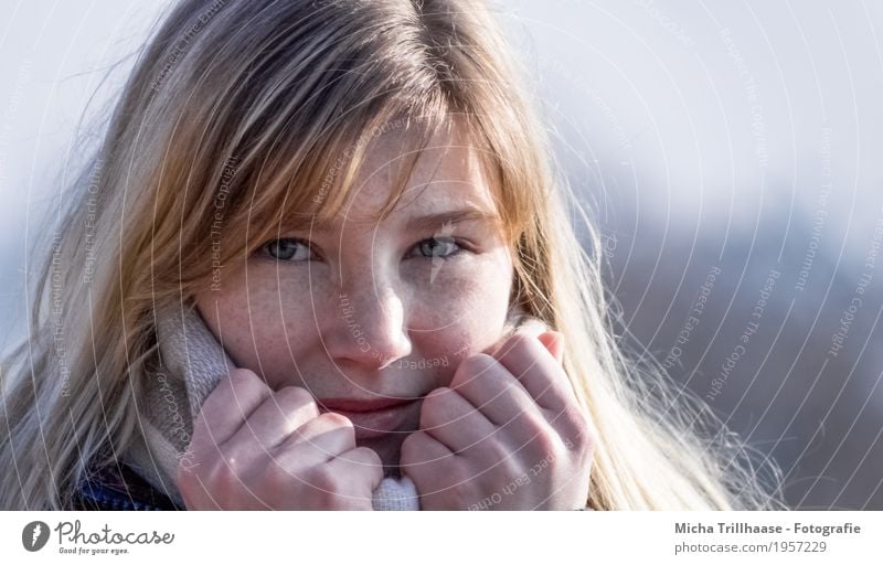 Blonde woman with freckles Human being Feminine Young woman Youth (Young adults) Woman Adults Head Hair and hairstyles Face Eyes Nose Mouth Lips Hand Fingers 1