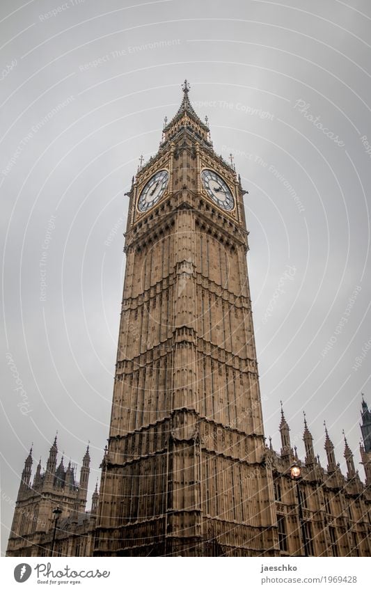 13:10 Clouds Bad weather London Great Britain Town Capital city Palace Tower Manmade structures Building Architecture Tourist Attraction Landmark Big Ben