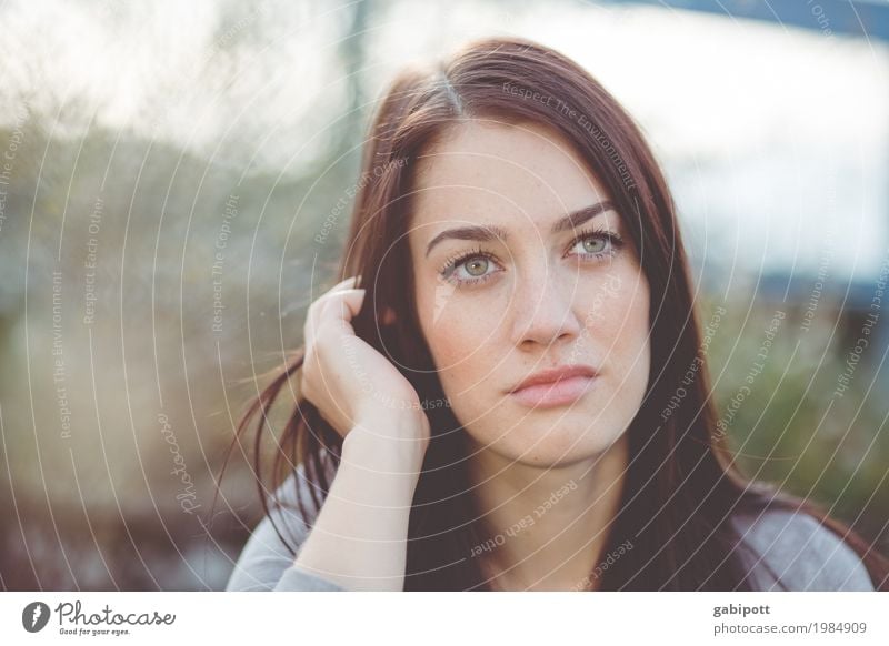 Portrait of a young woman Beautiful Life Human being Feminine Young woman Youth (Young adults) Adults 1 18 - 30 years 30 - 45 years Black-haired Brunette Dream