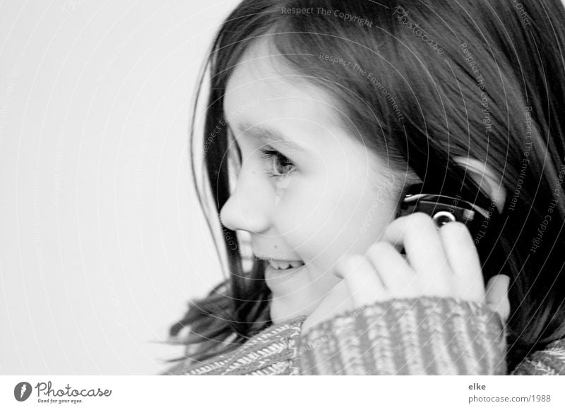 have a chat Child Girl Cellphone Telephone To call someone (telephone)