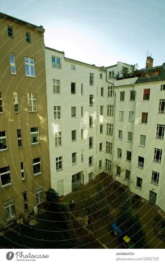 multiple dwelling Berlin Detail Town City life Suburb Living or residing Apartment Building Tower block House (Residential Structure) Wall (building)