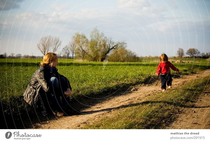 discovery Human being Toddler Mother Adults Family & Relations Infancy Life 2 1 - 3 years Environment Nature Landscape Sky Clouds Horizon Spring