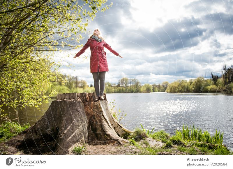 sun worshipper Happy Harmonious Well-being Contentment Calm Feminine Young woman Youth (Young adults) Woman Adults Life 1 Human being 18 - 30 years