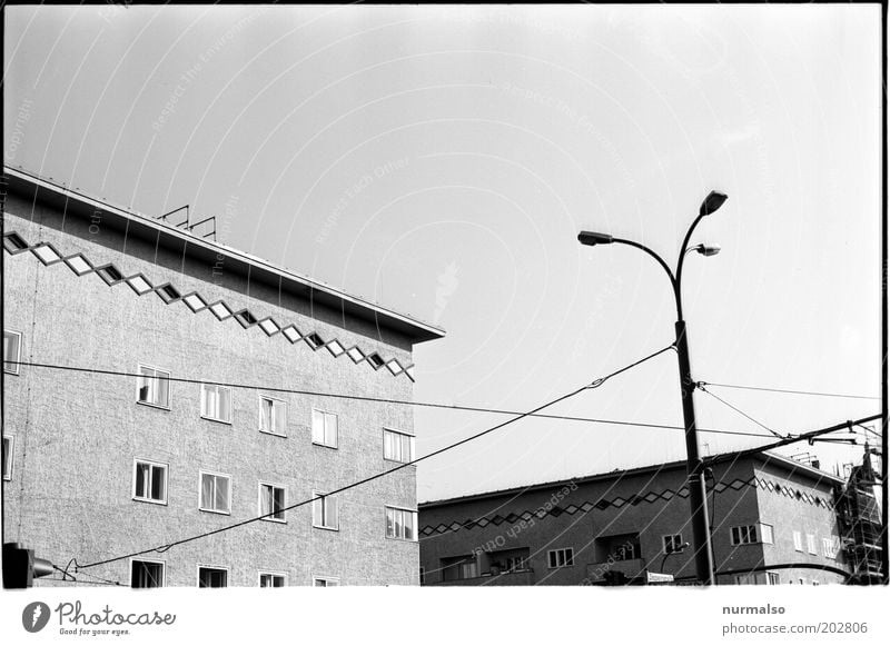 Trist Town Style House (Residential Structure) Street lighting Overhead line Old town Deserted High-rise Window Roof Transport Crossroads Traffic light