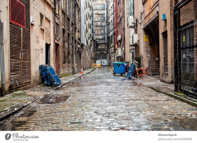 Crime alley 2 Glasgow Scotland Town Downtown Ruin Building Architecture Facade Old Poverty Dirty Dark Hideous Gray Decline Living or residing One-way street