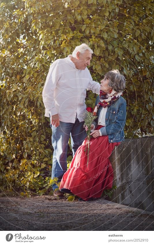 Portrait Of Romantic Senior Couple Lifestyle Feasts & Celebrations Valentine's Day Human being Grandparents Senior citizen Grandfather Grandmother