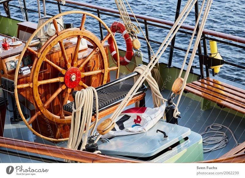 Steering wheel of a sailing ship Rope Harbour Navigation Sailing ship Watercraft Knot Maritime Wilhlemshaven Friesland district East Frisland Hawser leash Deck