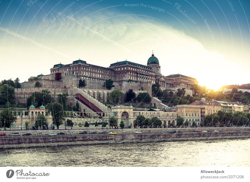 Palace of the setting sun Budapest Hungary Danube Water River Watercraft Navigation Trip Inland navigation Sunset Evening Gold Lighting Illuminate Deserted