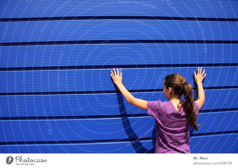 bluebox l Feminine Head Hair and hairstyles Back Arm Hand Fingers Wall (barrier) Wall (building) T-shirt Long-haired Braids Blue Violet Facade Cladding