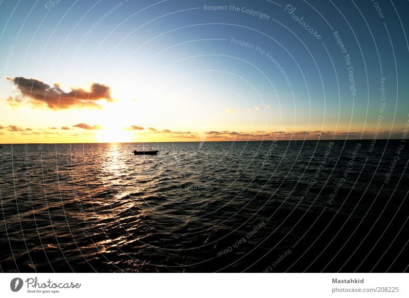 Boat at sea Trip Freedom Summer Ocean Waves North Sea Colour photo Exterior shot Deserted Twilight Light Shadow Sunlight Sunbeam Sunrise Sunset Back-light