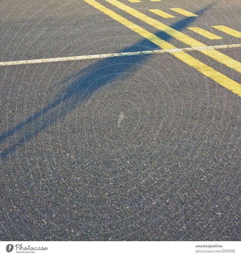 streaked Places Transport Pedestrian Street Yellow Gray Asphalt Signs and labeling Traffic lane Lane markings In pairs Line Stripe Empty Colour photo