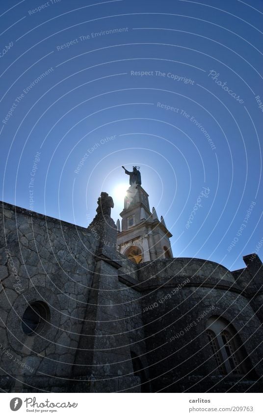 shape of backlight Cloudless sky Sun Summer Manmade structures Wall (barrier) Wall (building) Facade Window Tourist Attraction Landmark Monument Illuminate