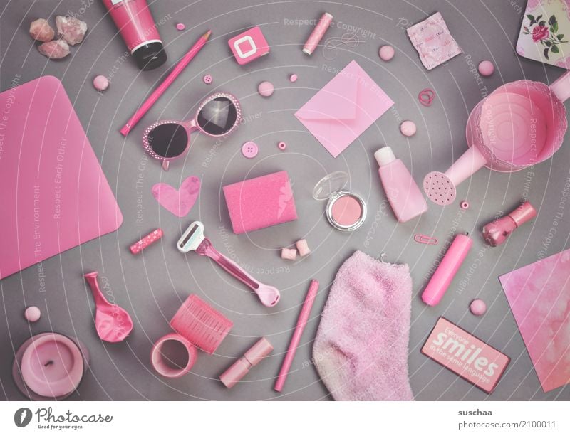 I see something you don't see ... Super Still Life Odds and ends Things Collection Accumulation motley Accumulate Many Household Pink Inspiration Creativity