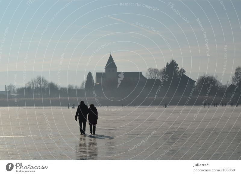 On Ice_6 Woman Adults Man Female senior Male senior Grandparents Senior citizen Grandfather Grandmother Couple 2 Human being Nature Landscape Water Sky Winter