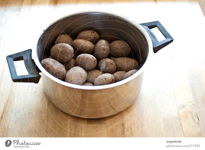 potato pot Food Potatoes Nutrition Vegetarian diet Colour photo Interior shot Deserted Copy Space bottom Day Bird's-eye view Potatoes in their jackets Cooking