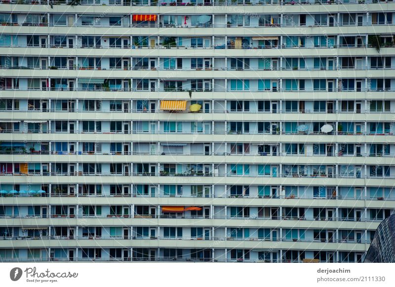 Social Palace. View from Berlin Cathedral... to a high-rise building. Many windows and balconies. Rinige with awning. Style Harmonious Well-being Contentment