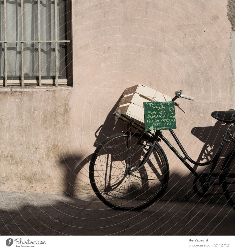 advertising wheel Italy House (Residential Structure) Wall (barrier) Wall (building) Facade Window Bicycle Old Esthetic Beautiful Advertising Supermarket