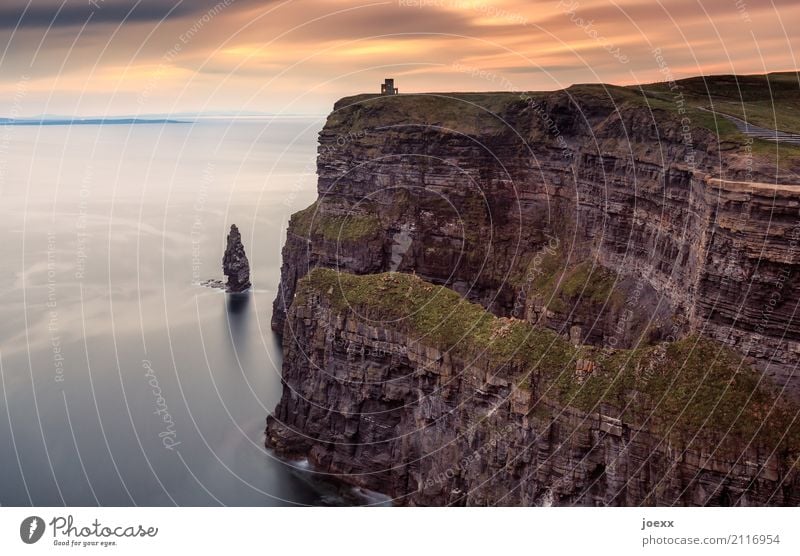 Aillte to Mhothair Nature Landscape Elements Water Sky Clouds Horizon Beautiful weather Rock Coast Ocean Atlantic Ocean Island Ireland Cliffs of Moher