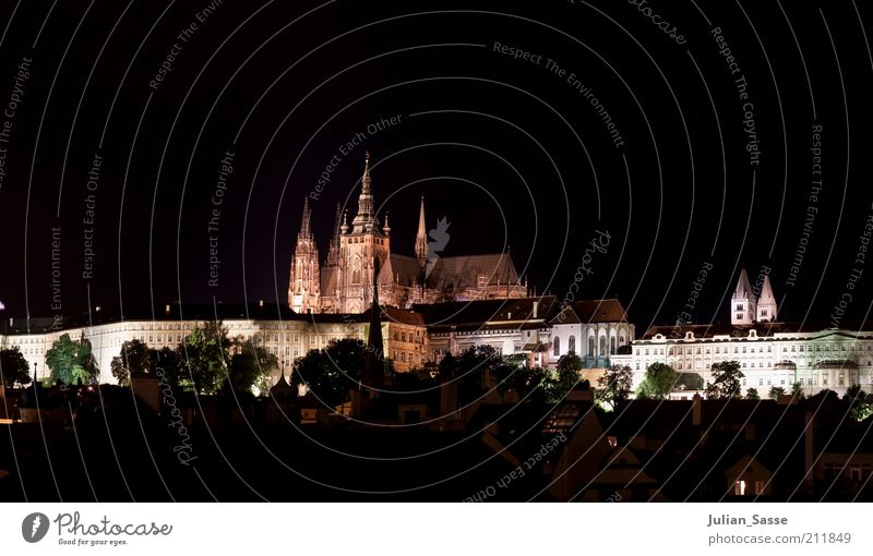 Hradcany at night Town Capital city Downtown Old town Tower Manmade structures Building Architecture Tourist Attraction Landmark Prague ratschin Night