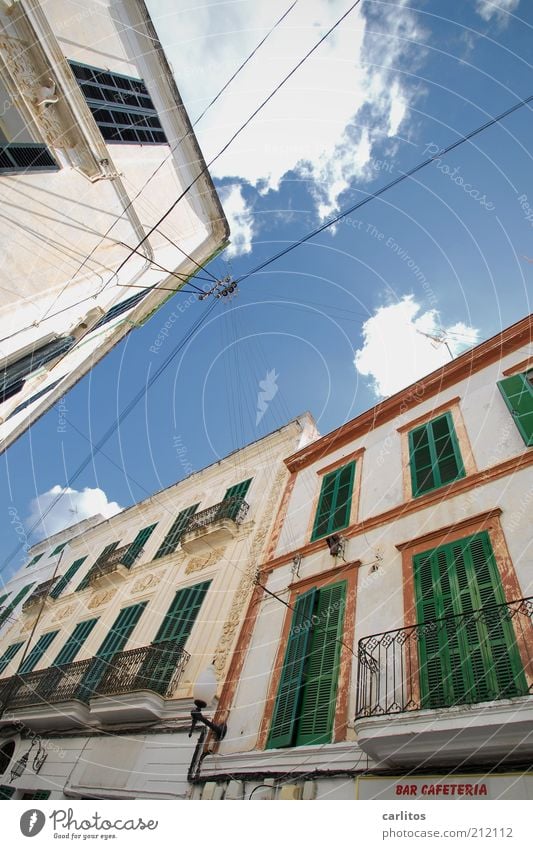 BAR CAFETERIA Sky Clouds Summer Beautiful weather Small Town Downtown Old town House (Residential Structure) Wall (barrier) Wall (building) Facade Balcony