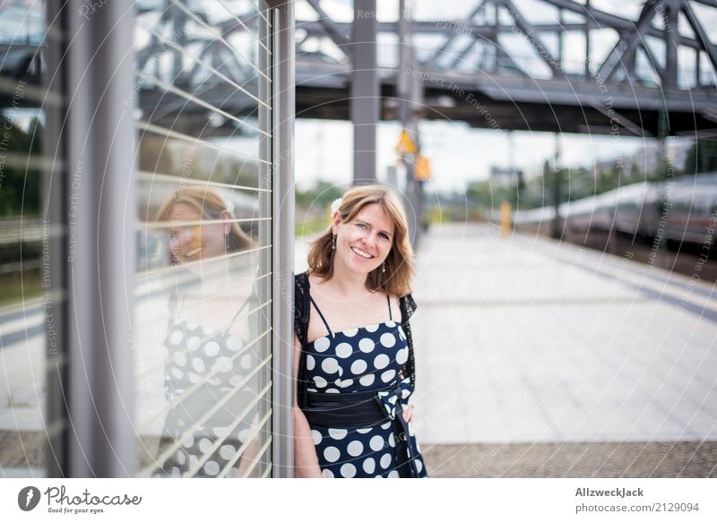 Girl & Dots 1 Feminine Young woman Youth (Young adults) Woman Adults Human being 18 - 30 years 30 - 45 years Berlin Capital city Downtown Train station Bridge