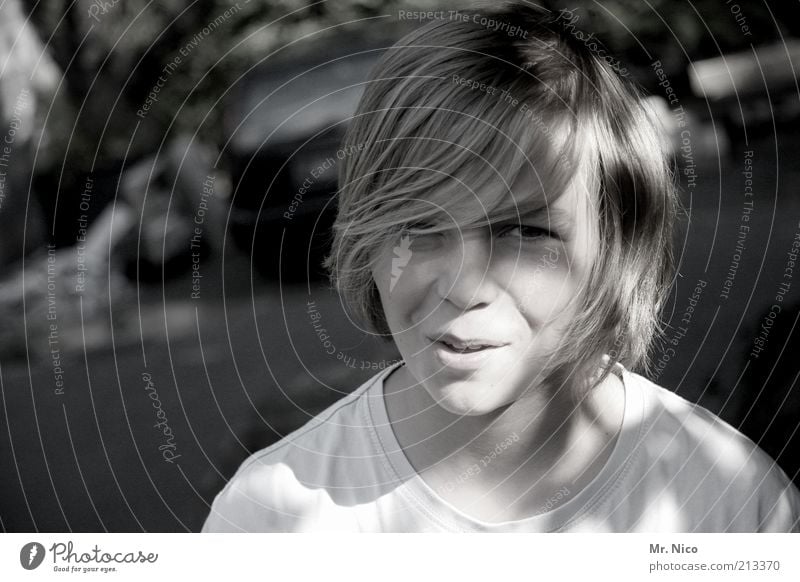 Hey! Masculine Boy (child) Head Hair and hairstyles Face T-shirt Blonde Bangs Brash Natural Curiosity Cool (slang) Smiling Laughter Happy Contentment Happiness