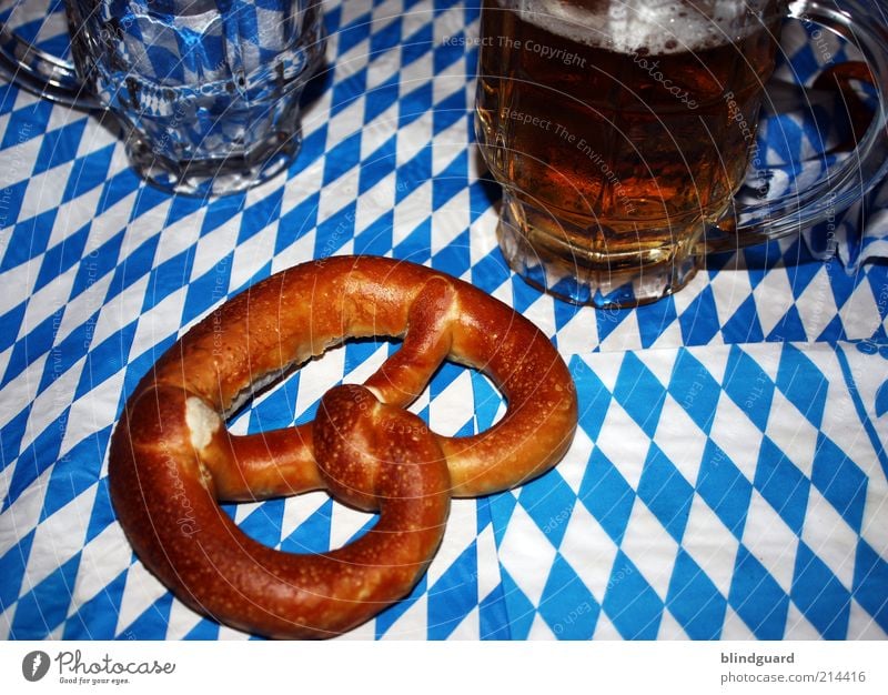 October firmly in Bavarian hands Food Beverage Beer Glass Night life Oktoberfest Drinking Blue White Pretzel Pattern Foam Soft pretzel Alcoholic drinks