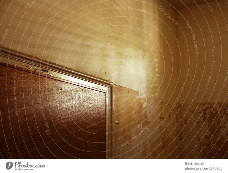 rays House (Residential Structure) Wall (barrier) Wall (building) Door Old Weathered Derelict Ruin Sunbeam Sunlight Radiation Colour photo Subdued colour