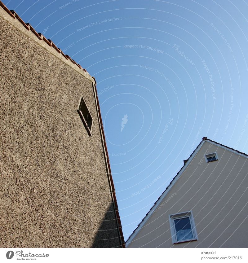 V House (Residential Structure) Detached house Building Architecture Wall (barrier) Wall (building) Facade Window Roof Blue Home country Sky blue Colour photo