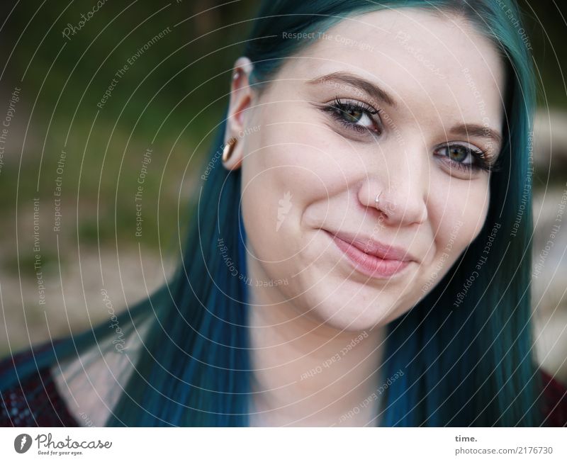 liqueur Feminine Woman Adults 1 Human being Sweater Earring Long-haired Observe Smiling Looking Wait Beautiful Warmth Joy Happy Contentment