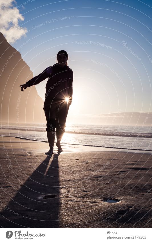 Carrying the sun under your arm Harmonious Contentment Senses Relaxation Calm Beach Ocean Mountain Young woman Youth (Young adults) Nature Elements Sun