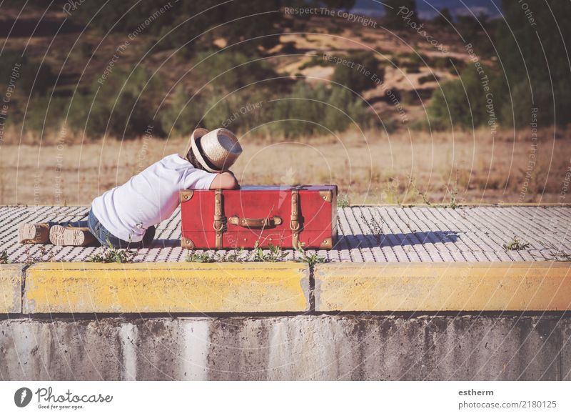 child waiting for the train Lifestyle Vacation & Travel Adventure Freedom Human being Masculine Child Toddler Boy (child) Infancy 1 3 - 8 years Transport