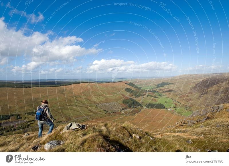 He's wandering. Leisure and hobbies Vacation & Travel Tourism Far-off places Freedom Island Mountain Hiking Human being Masculine 1 Environment Landscape Autumn