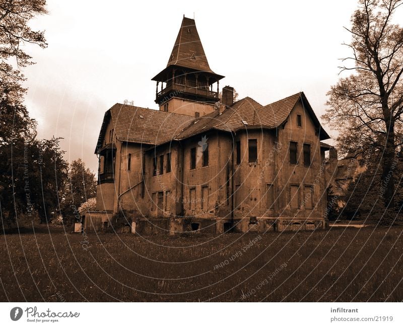 mysterious house House (Residential Structure) Villa Building Mysterious Eerie Derelict Black & white photo Old Loneliness Sepia