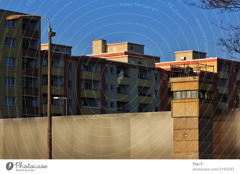 frontier Downtown Berlin Town Capital city Deserted House (Residential Structure) Tower Wall (barrier) Wall (building) Border Stagnating Moody Argument