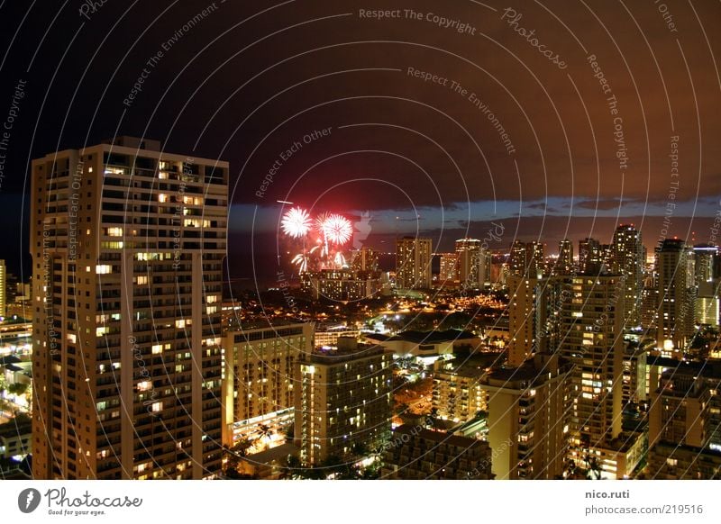 Pyrotechnics at eye level Honolulu Hawaii Town Capital city Skyline High-rise Hotel Facade Bright Emotions Calm Firecracker light pollution Long exposure Bang