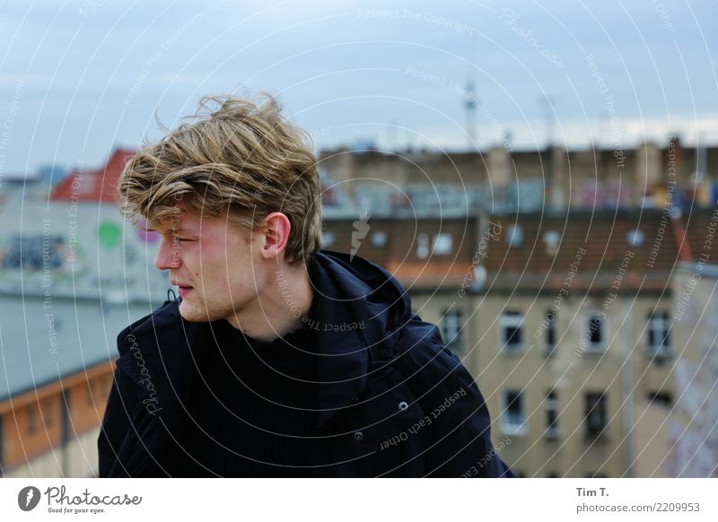 future Human being Masculine Youth (Young adults) Life Head Hair and hairstyles Face 1 18 - 30 years Adults Prenzlauer Berg House (Residential Structure) Roof