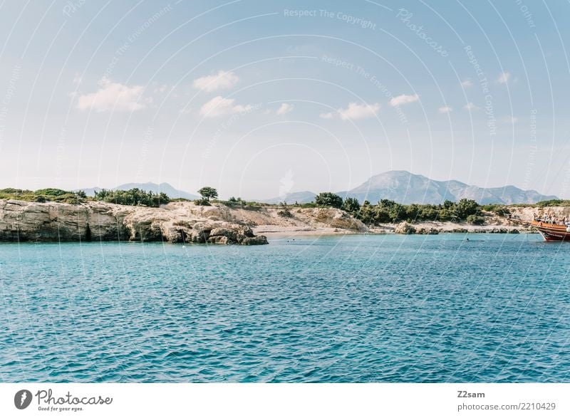 cos Ocean Nature Landscape Water Sky Clouds Sunlight Summer Beautiful weather Esthetic Simple Natural Blue Turquoise Warm-heartedness Calm Wanderlust Loneliness