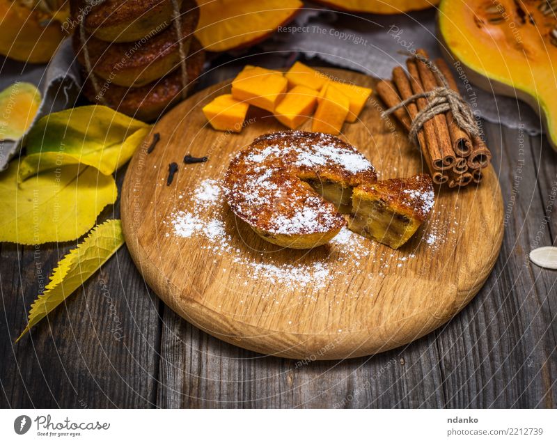 cupcake from a pumpkin Vegetable Bread Dessert Candy Breakfast Table Autumn Leaf Wood Hot Pumpkin Muffin Cupcake Bakery Baking Gourmet Snack Baked goods