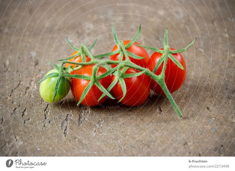 ripening period Vegetable Fresh Healthy Green Red Growth Tomato Cocktail tomato Vine tomato Maturing time Mature Organic produce Vegetarian diet Picnic Natural