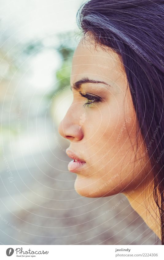 Portrait of brunette young woman with green eyes, Lifestyle Happy Beautiful Face Human being Feminine Woman Adults Head 1 18 - 30 years Youth (Young adults)