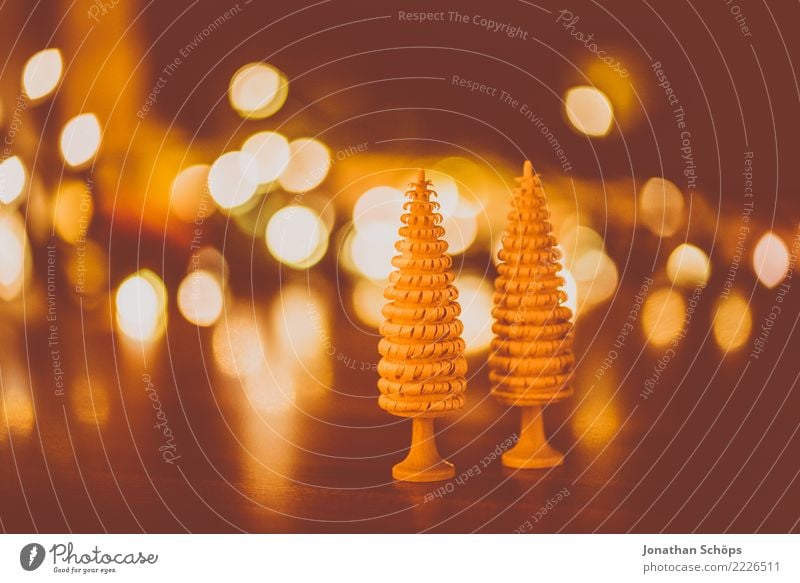 Christmas Decoration with Bokeh I Handcrafts Christmas & Advent Warmth Forest Wood Bright Moody Hope Tradition Erz Mountains Erzgebirgskunst Delicate