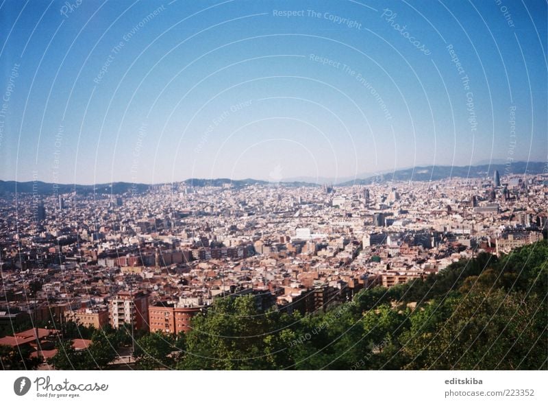 Barcelona Town Capital city House (Residential Structure) Build Discover To enjoy Looking Panorama (View) Colour photo Multicoloured Detail Deserted Day