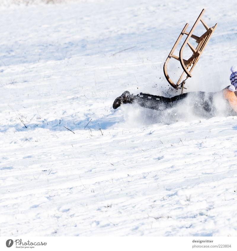 neck and leg fracture Leisure and hobbies Playing Winter vacation Child Beautiful weather Ice Frost Snow Cold Wild Joy Happy Joie de vivre (Vitality) Fear