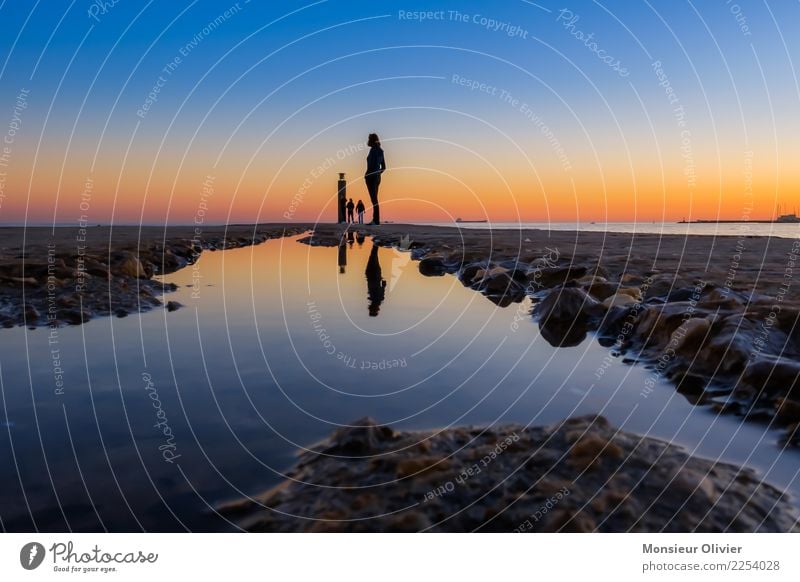 Sunset at the Pier con Cascais, Portugal Human being 1 Water Sky Night sky Sunrise Blue Orange Romance Reflection Jetty Puddle Ocean Far-off places Wanderlust