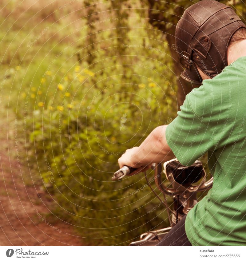 speed noise Masculine Young man Youth (Young adults) Head 1 Human being Driving Happiness Speed Green Enthusiasm Lanes & trails Footpath Loud Crash Colour photo