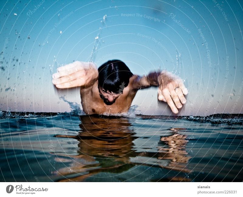 wet shave Swimming & Bathing Summer Summer vacation Human being Masculine Young man Youth (Young adults) Man Adults Water Drops of water Cloudless sky