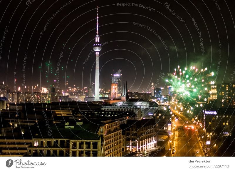 New Year's Eve fireworks with TV tower (historical) IV Long shot Central perspective Shallow depth of field Light (Natural Phenomenon) Contrast Shadow